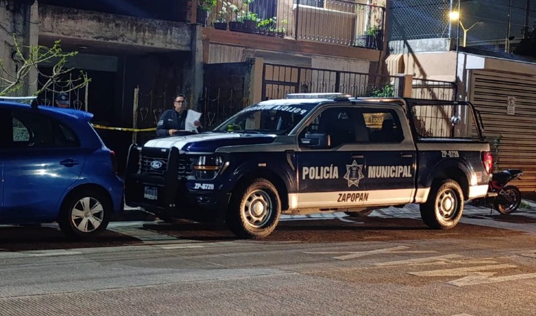 Familiares descubren a hombre muerto en su casa de Zapopan tras varios días