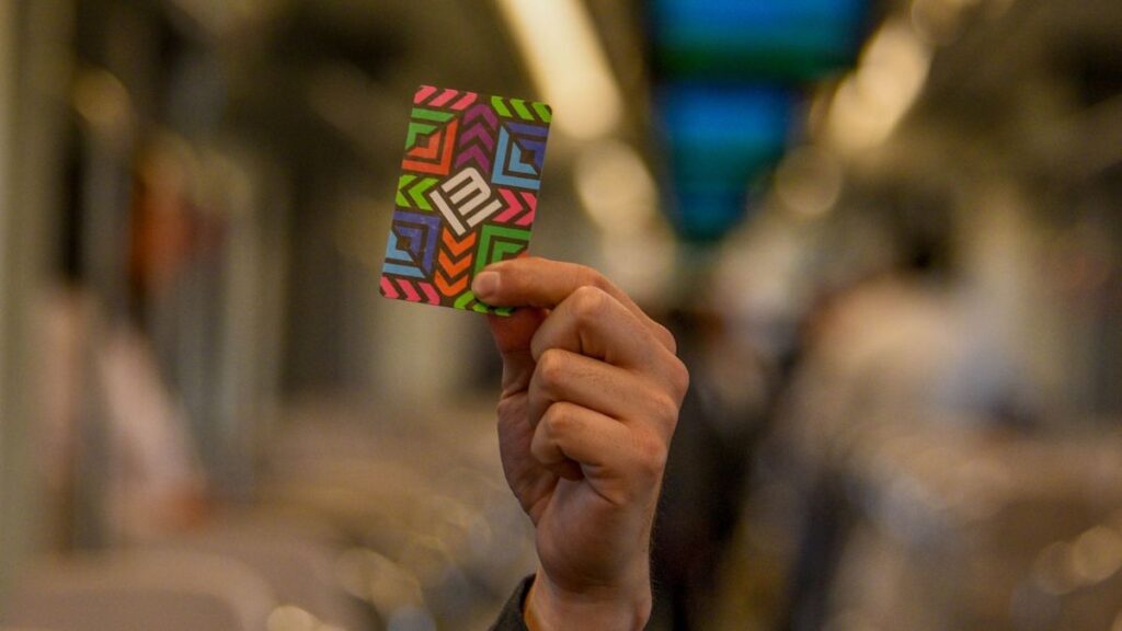 Obtén tu Tarjeta de Movilidad Integrada Desde tu Celular en Phoenix