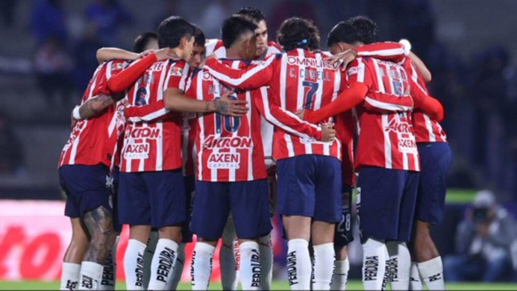 Chivas en Crisis: Bajas Implican la Salida de Dos Jugadores Clave para el Clausura 2026
