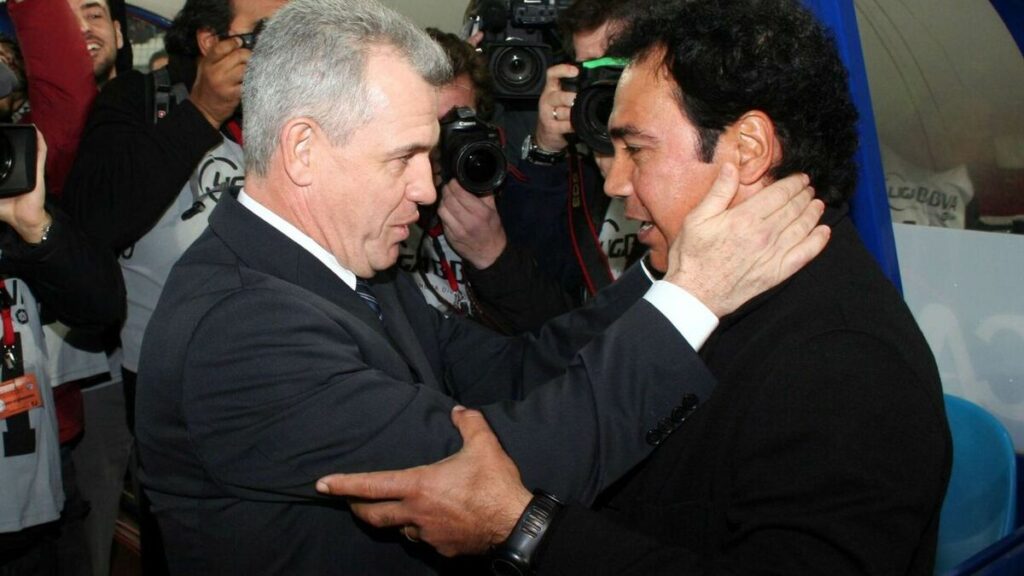 Javier Aguirre se Rinde ante el Éxito de Hugo Sánchez y su Impacto en Hermosillo