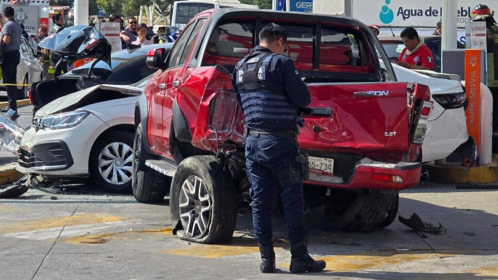 Fiscalía de Puebla Investiga Carambola en Vía Atlixcáyotl: Se Identifica Vehículo Clave del Accidente