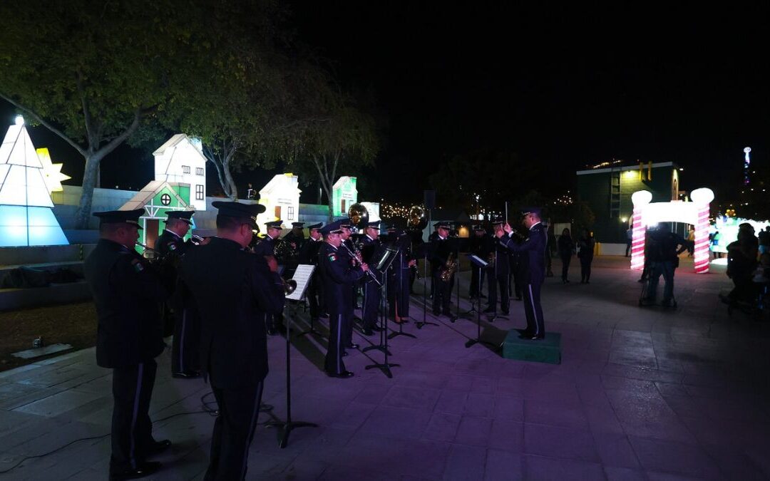 La Banda de la IV Región Militar Brilla en Luztopía con Villancicos y Orgullo Regional
