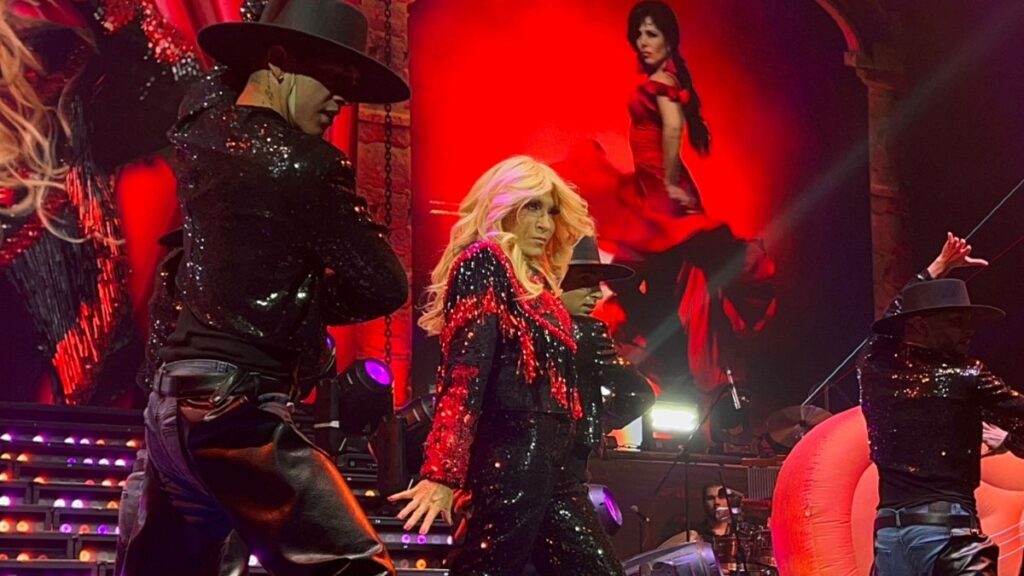 Yuri deslumbró en su segundo concierto del año en la Arena Monterrey