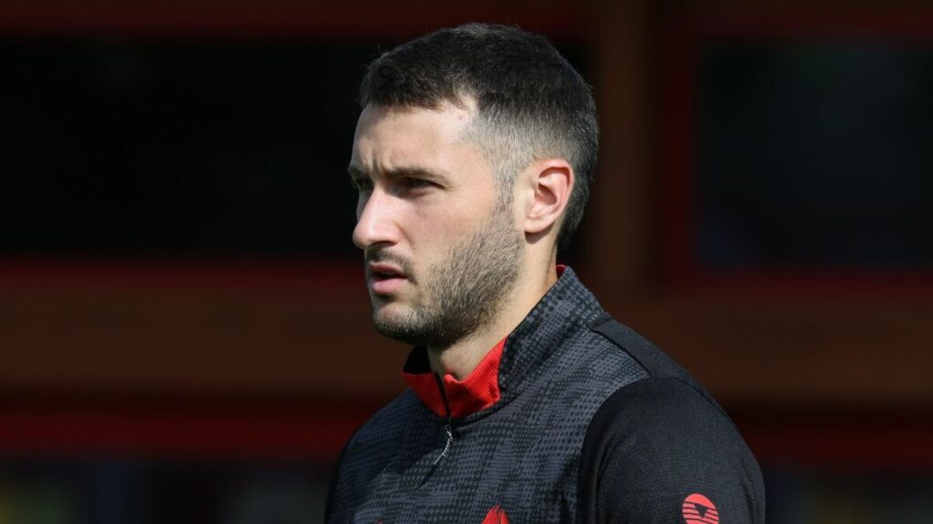 Santiago Giménez: ¿Por qué entrena por separado a pesar de tener el alta médica?