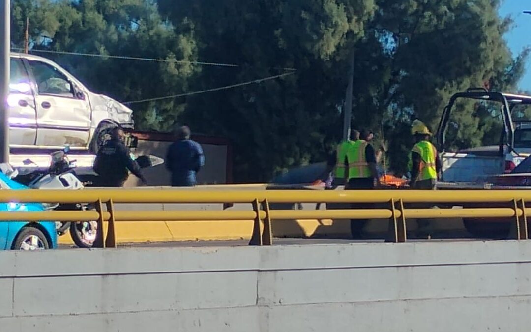 Accidente de Camioneta en el Puente del Bulevar Libertad de Torreón: Lo Que Sabemos