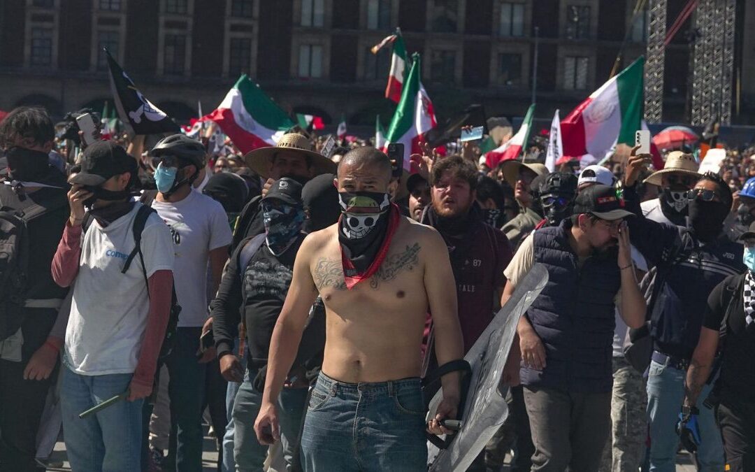 Las Estaciones del Metro y Metrobús Cerradas por la Tercera Marcha de la Generación Z