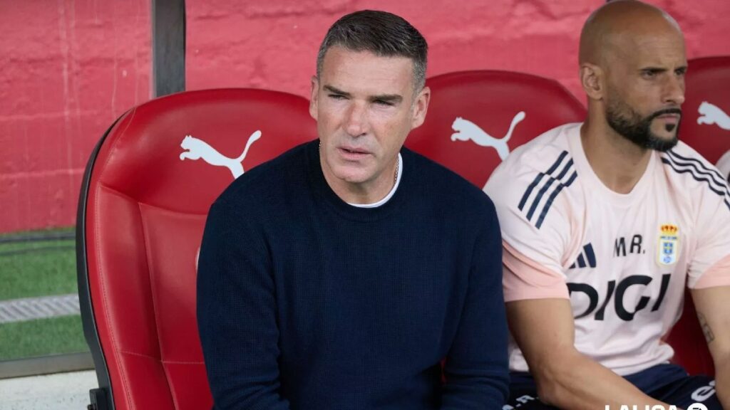 Despidieron al Entrenador del Real Oviedo: Un Análisis de su Pasaje Tras Veljko Paunovic