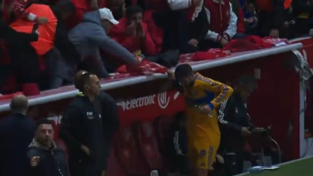 ¡Impactante! Aficionado del Toluca agredió a Gignac en la Final de Apertura 2025