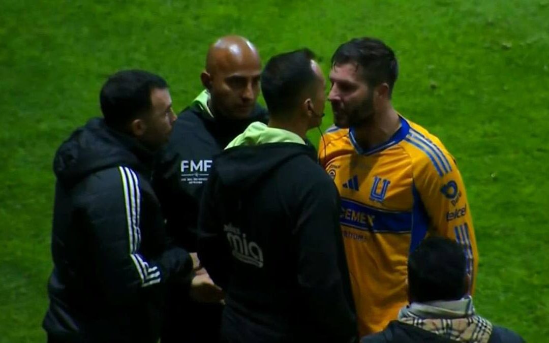 André-Pierre Gignac Enfrenta a Luis Santander en una Controvertida Final de Vuelta | VIDEO