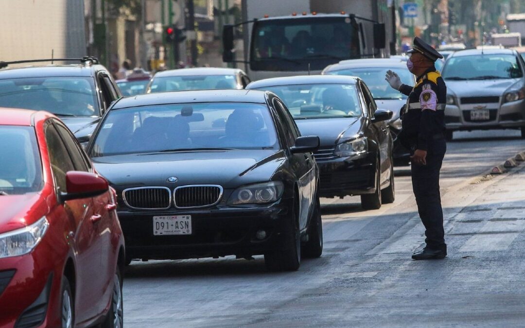 Hoy No Circula en CdMx y Edomex: Restricciones para Autos el Lunes 15 de Diciembre 2025