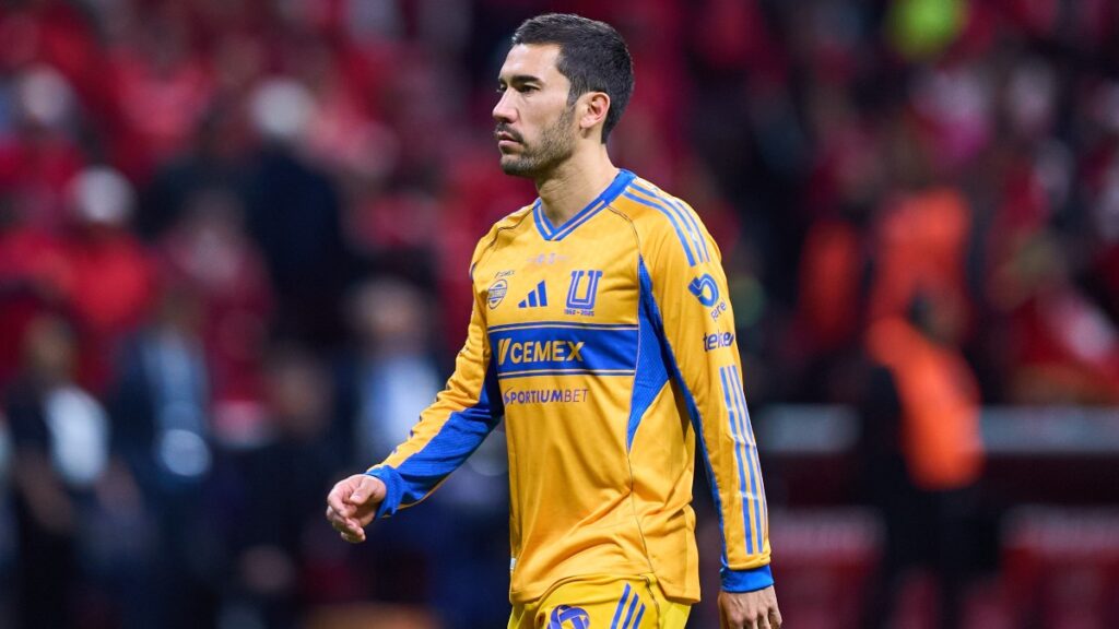 Juan Pablo Vigón Involucra en Agresión a Jugador del Toluca Tras Celebración del Título | VIDEO