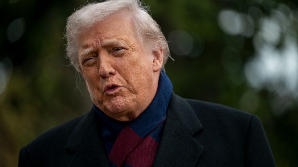 Donald Trump presenta demanda por difamación contra la BBC por 10 millones de dólares