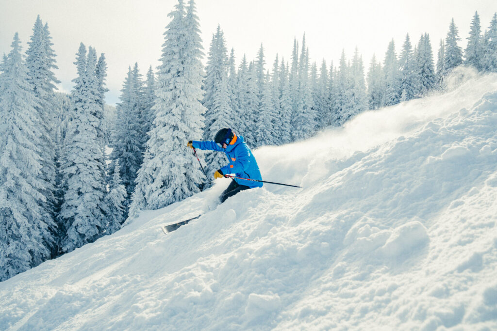 Tormentas Invernales Traerán Entre 10 y 20 Pulgadas de Nieve en Colorado Antes de Navidad