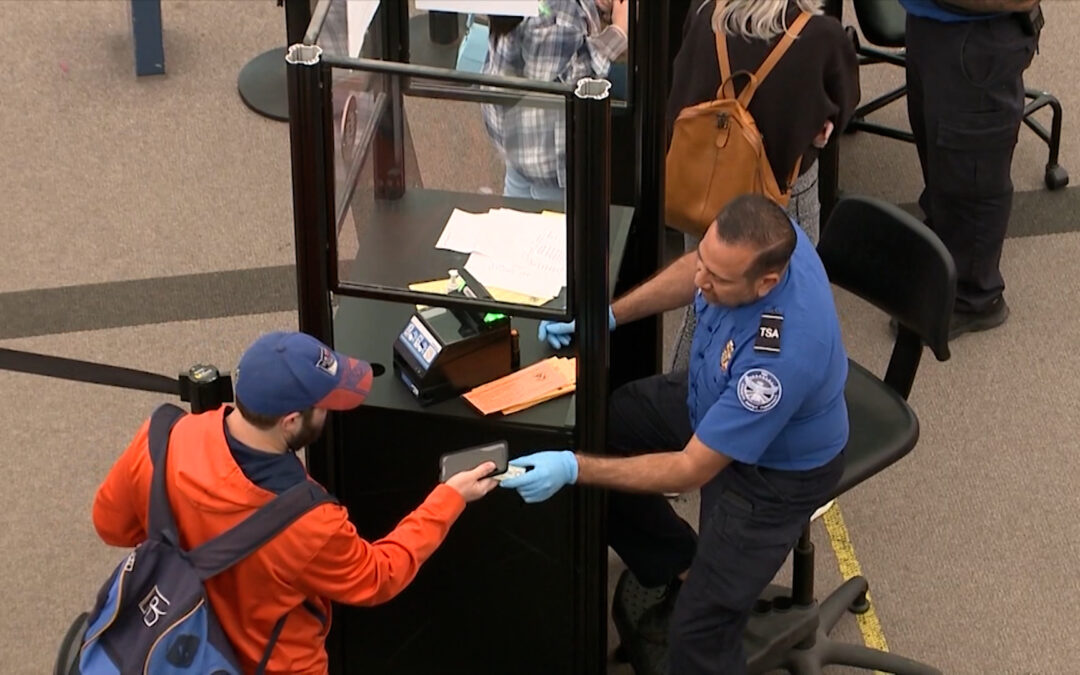 TSA y ICE: El Impacto de las Listas de Pasajeros en Viajes y Deportaciones