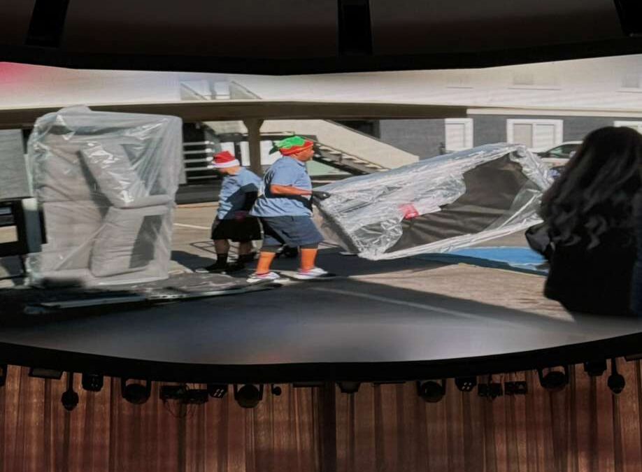 30 Familias en Las Vegas Reciben Regalos y un Hogar Gracias a ‘Home for the Holidays’