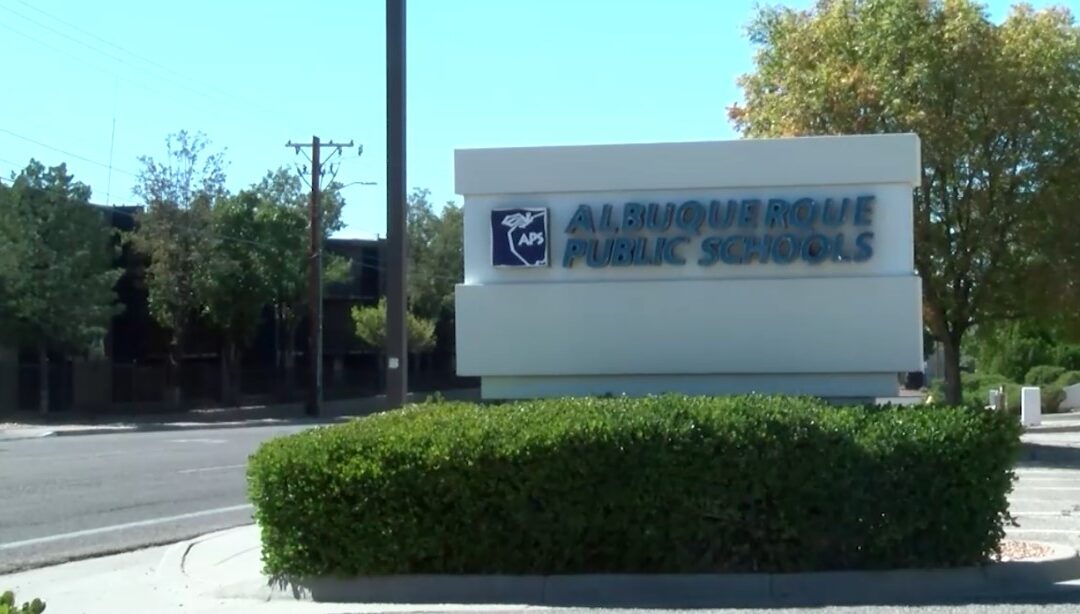 APS Invierte Más de 4 Millones en Detección de Armas para Mejorar la Seguridad Escolar en Albuquerque