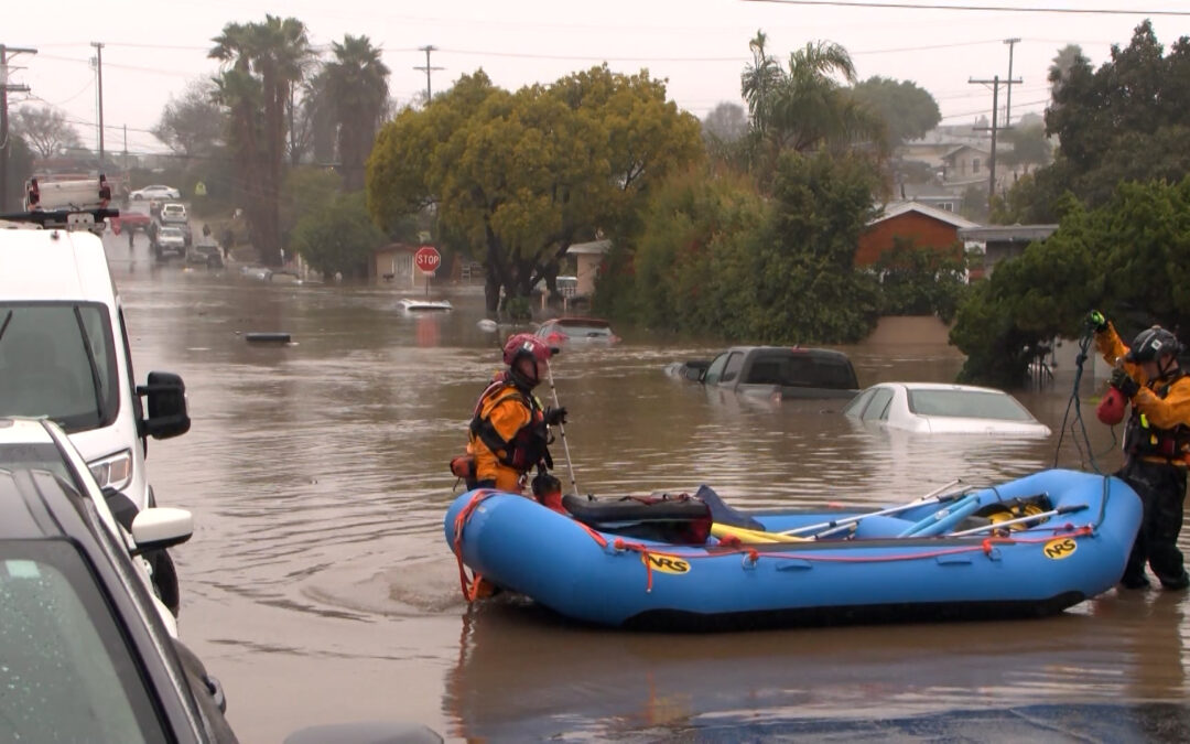 Vigilancia de Inundaciones en San Diego: Autoridades y Bomberos en Alerta Máxima