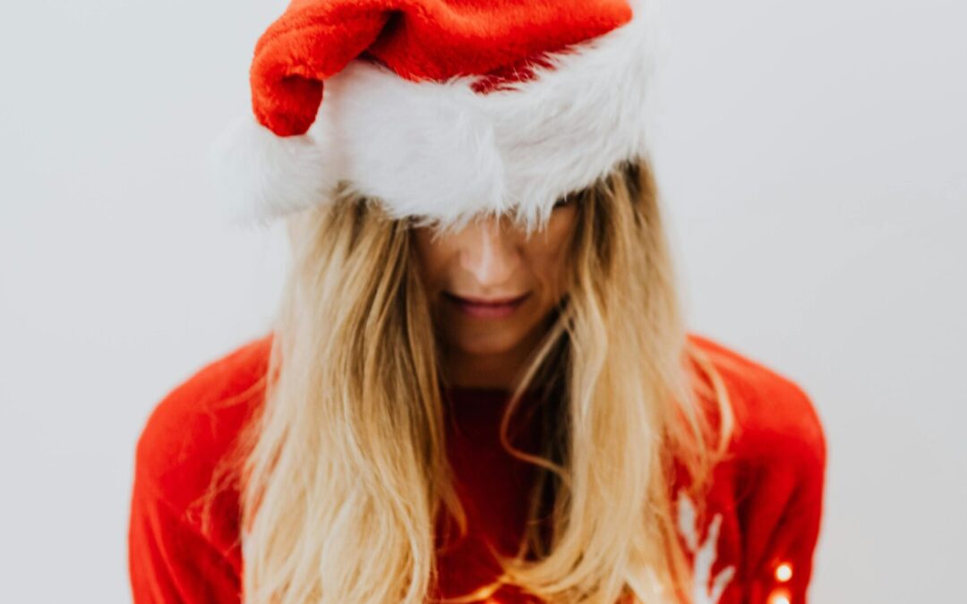 Viajes Navideños: TSA Advierte Sobre los Riesgos de los Súeteres con Brillos en los Aeropuertos