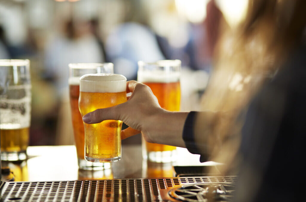 Arvada Lanza su Primera Zona de Consumo Común: Únete al Brindis en Olde Town