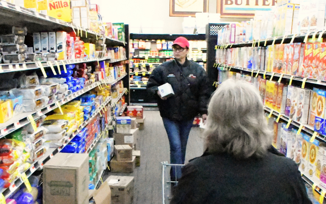 Albuquerque: Comunidad Ayuda a Adulto Mayor a Superar la Indigencia y Encontrar Vivienda Permanente