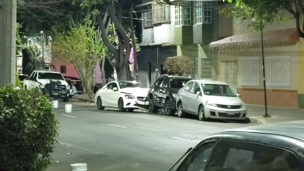 Tragedia en Venustiano Carranza: Pareja atacada a balazos en su auto de lujo