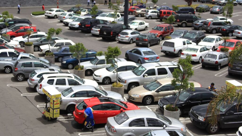 ¡Atención poblanos! Plazas comerciales establecerán horas gratis en estacionamientos