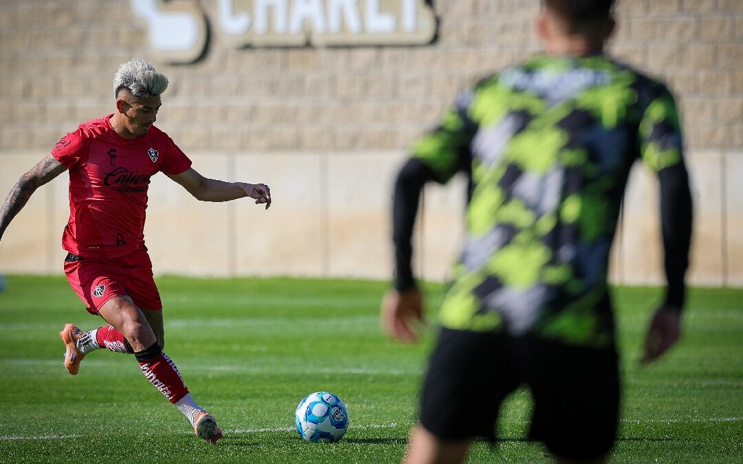 Atlas Golea al Necaxa: Doblete de ‘Pochito’ González Prepara el Camino para el Clásico Tapatío