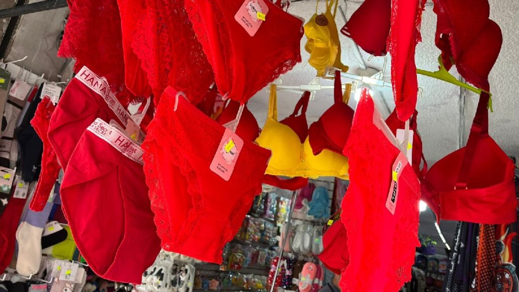 Calzones de Colores: El Ritual de Año Nuevo que Promueve Fe, Amor y Prosperidad