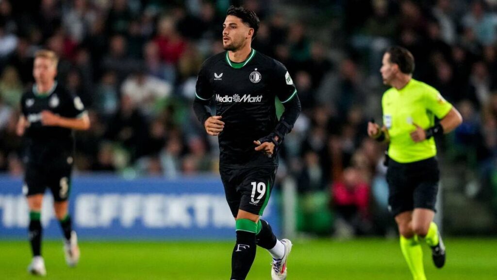 Necaxa Cierra Fichaje de Julián Carranza, Exdelantero del Feyenoord