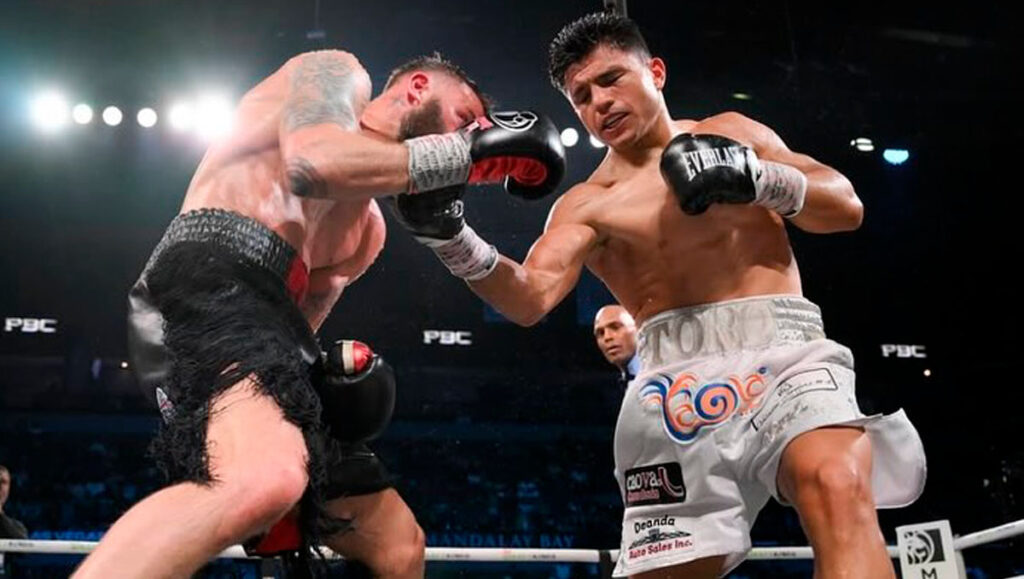 Cinturón Ganado: El Toro Reséndiz se Convierte en el Nuevo Campeón Mexicano Tras la Victoria sobre Canelo Álvarez