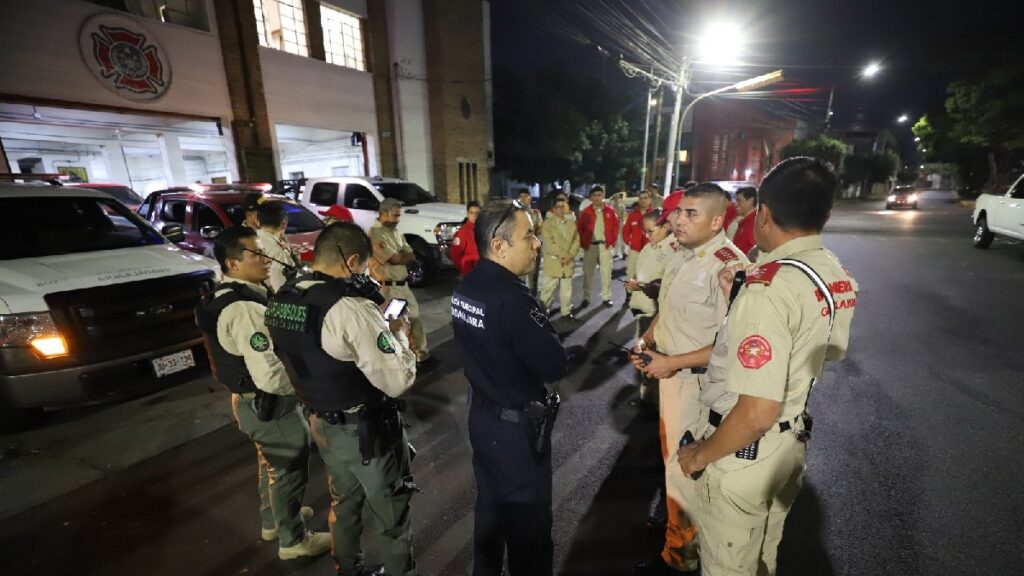 AÑO NUEVO SIN TREGUA: BOMBEROS CONTROLAN 45 FOGATAS EN GUADALAJARA Y ZAPOPAN