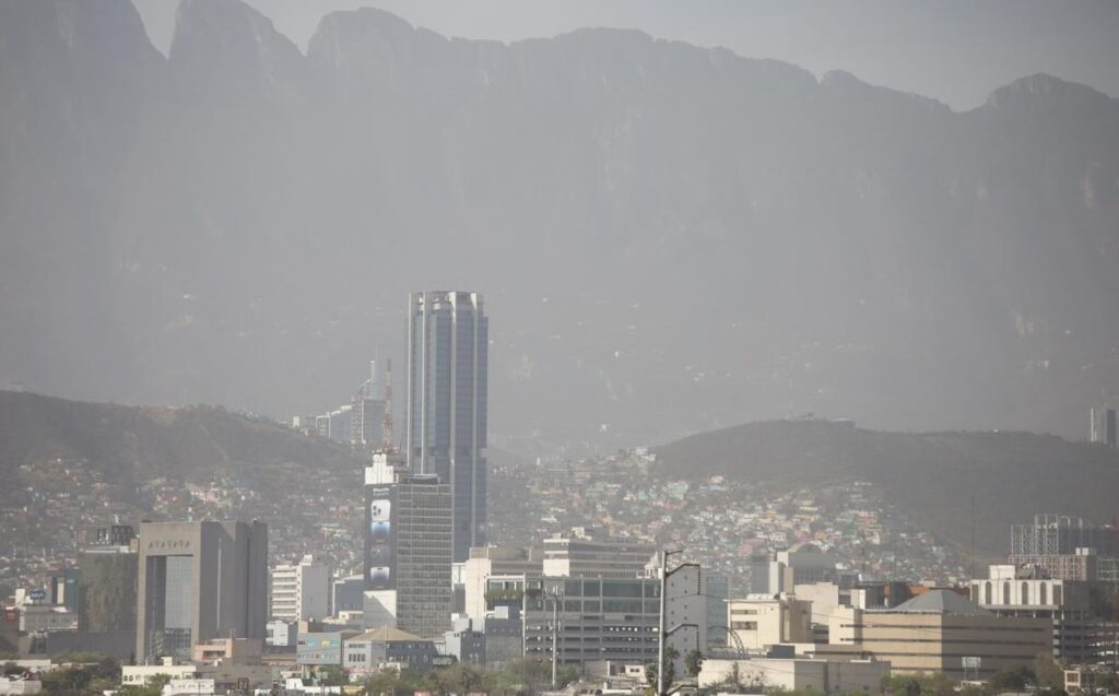 Mala Calidad del Aire en Monterrey: Consecuencias de la Pirotecnia durante el Año Nuevo