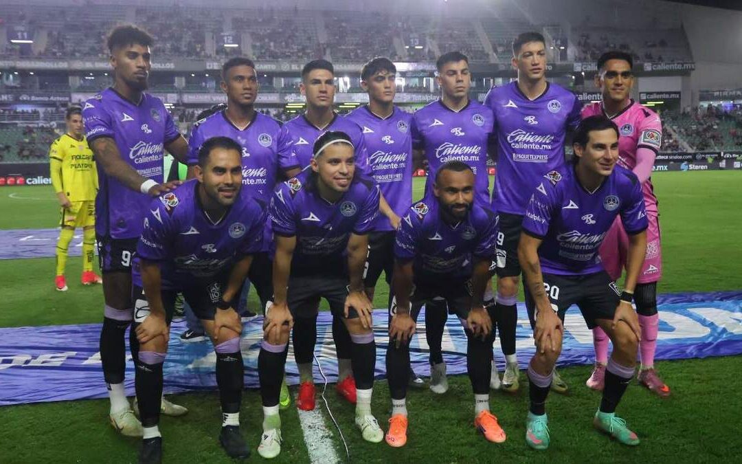 Mazatlán Envía Mensaje para el Año Nuevo: Aficionados se Burla del Equipo