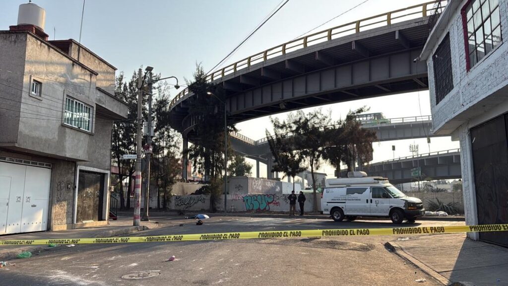 Muerte trágica de motociclista en puente de Venustiano Carranza tras caer 25 metros