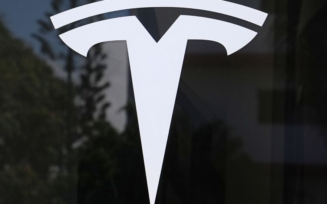 Tesla Pierde el Liderazgo Global en Vehículos Eléctricos: Caída en Ventas 2025