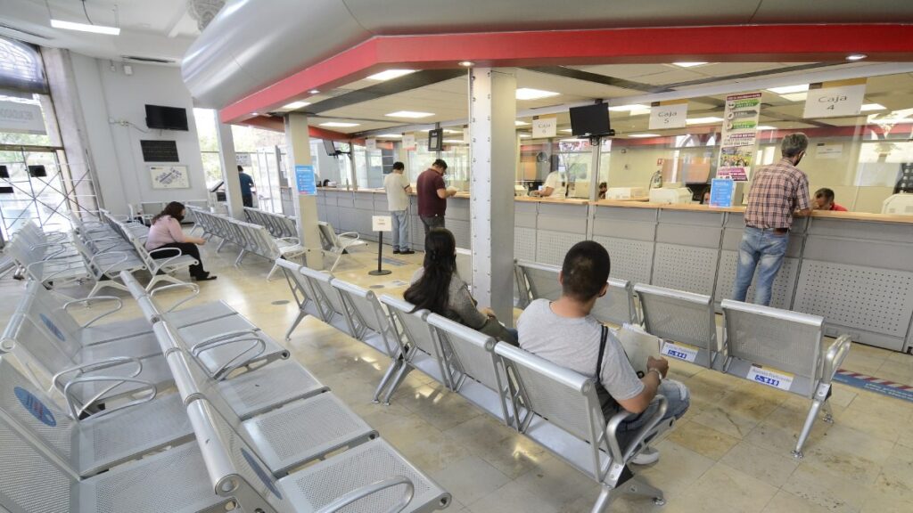 Recaudadoras de Guadalajara: Caos y Fallas en el Primer Día del Pago del Predial