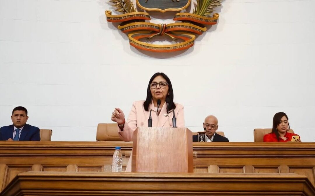 Delcy Rodríguez: La Abogada de Chávez y su Papel como Posible Sucesora de Maduro tras la Crisis