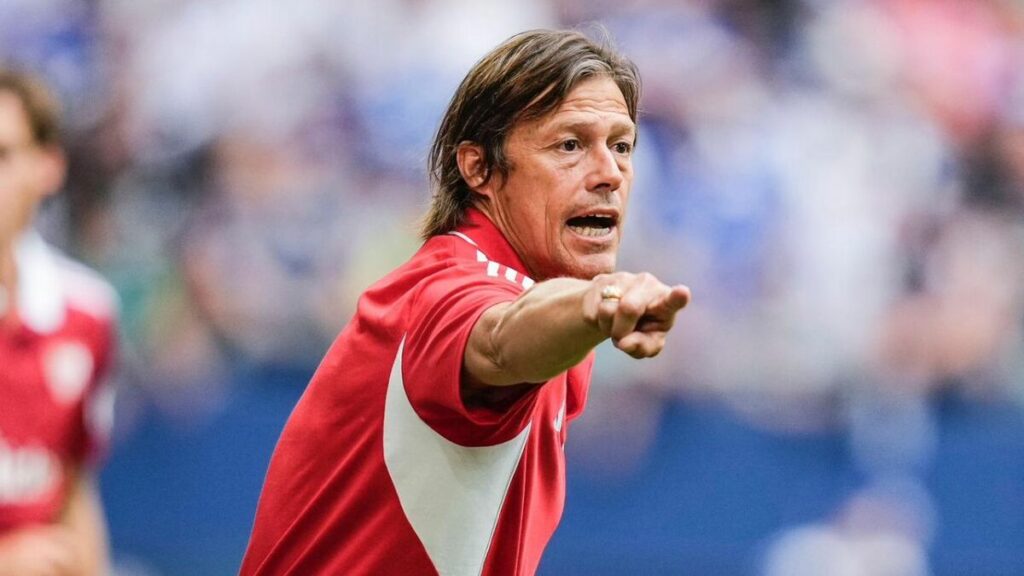MatĂas Almeyda y el Sevilla: Crisis en el FĂștbol Tras Derrota Sorprendente