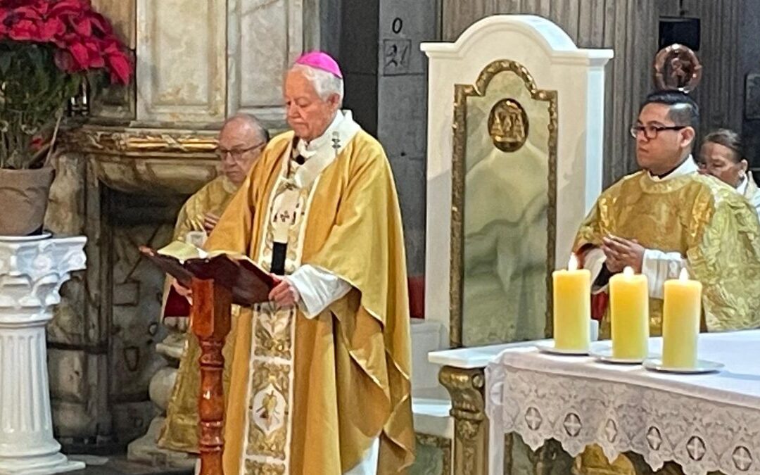 Arzobispo de Puebla Reza por la Paz y las Víctimas del Descarrilamiento del Tren en el Día de Reyes