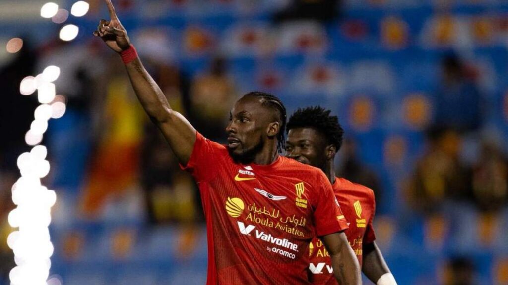 Julián Quiñones anota un impresionante gol en 15 segundos con Al-Qadisiyah FC