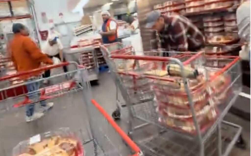 Compradores Compulsivos: El Frenesí por las Roscas en Costco Guadalajara Comienza