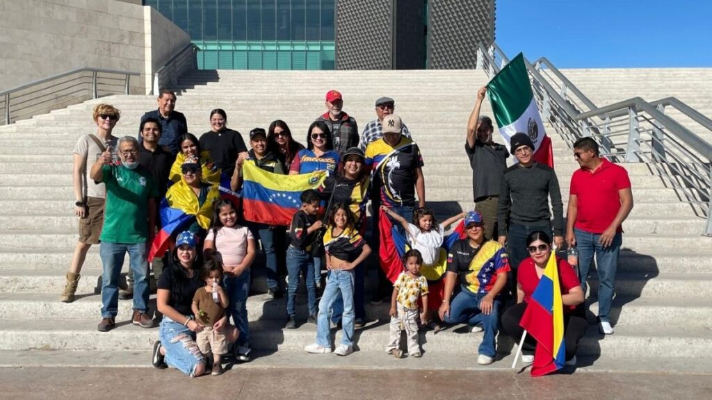 Celebraciones en Torreón: Venezolanos festejan la captura de Nicolás Maduro