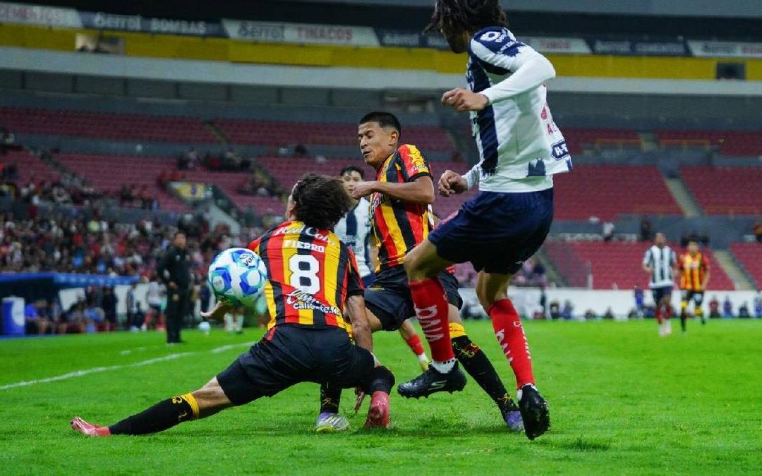 Carlos Fierro sufre una ruptura de ligamentos y se pierde el Clausura 2026