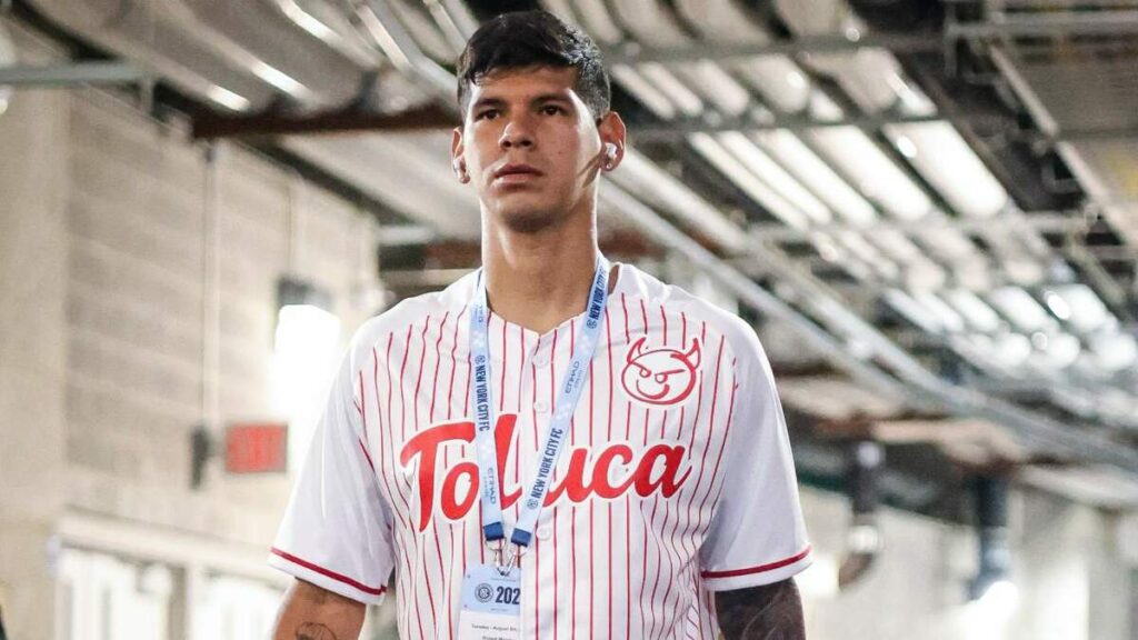 Pumas Avanza en Negociaciones con Toluca para Fichar a Robert Morales