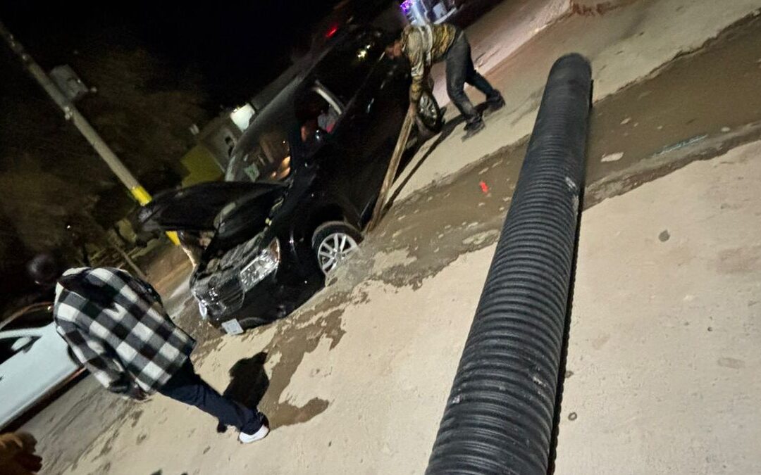 Accidente de camioneta en Las Carolinas: la Zanja de SIMAS genera preocupación en Torreón