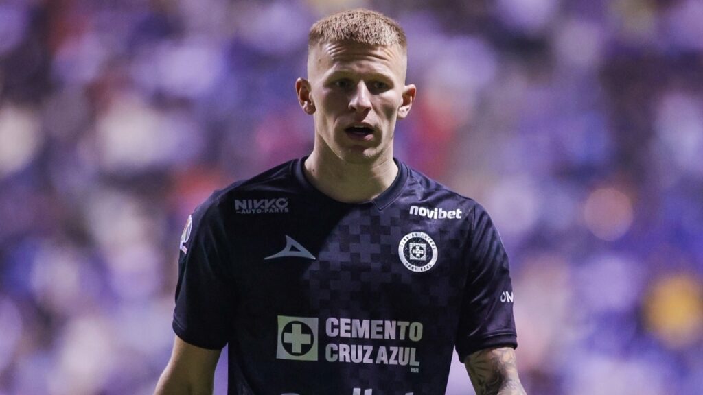 Houston Dynamo Apunta a Mateusz Bogusz Mientras Cruz Azul Evalúa Su Salida