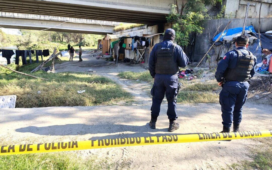 Descubren el Cuerpo de una Mujer en un Cuarto de Cartón en Apodaca, Nuevo León