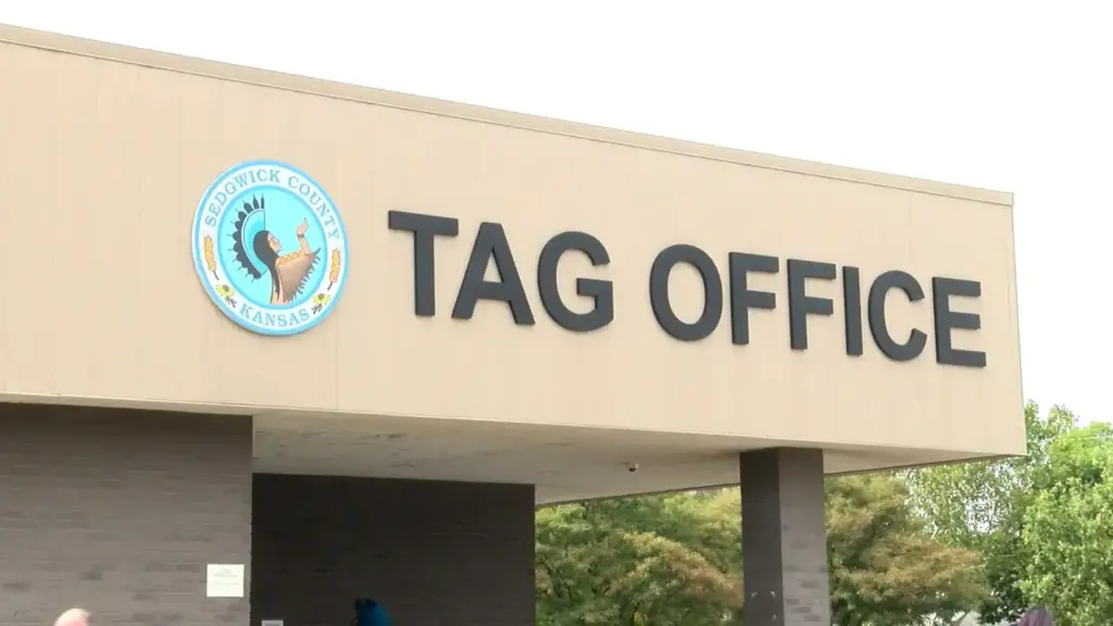 Renovación de Placas en Sedgwick: Soluciones para Reducir Filas Largas y Agilizar Trámites