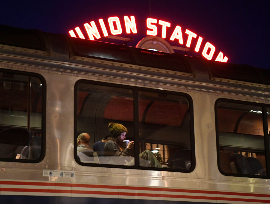 Arresto de mujer tras ataque en terminal de buses de Union Station en Denver